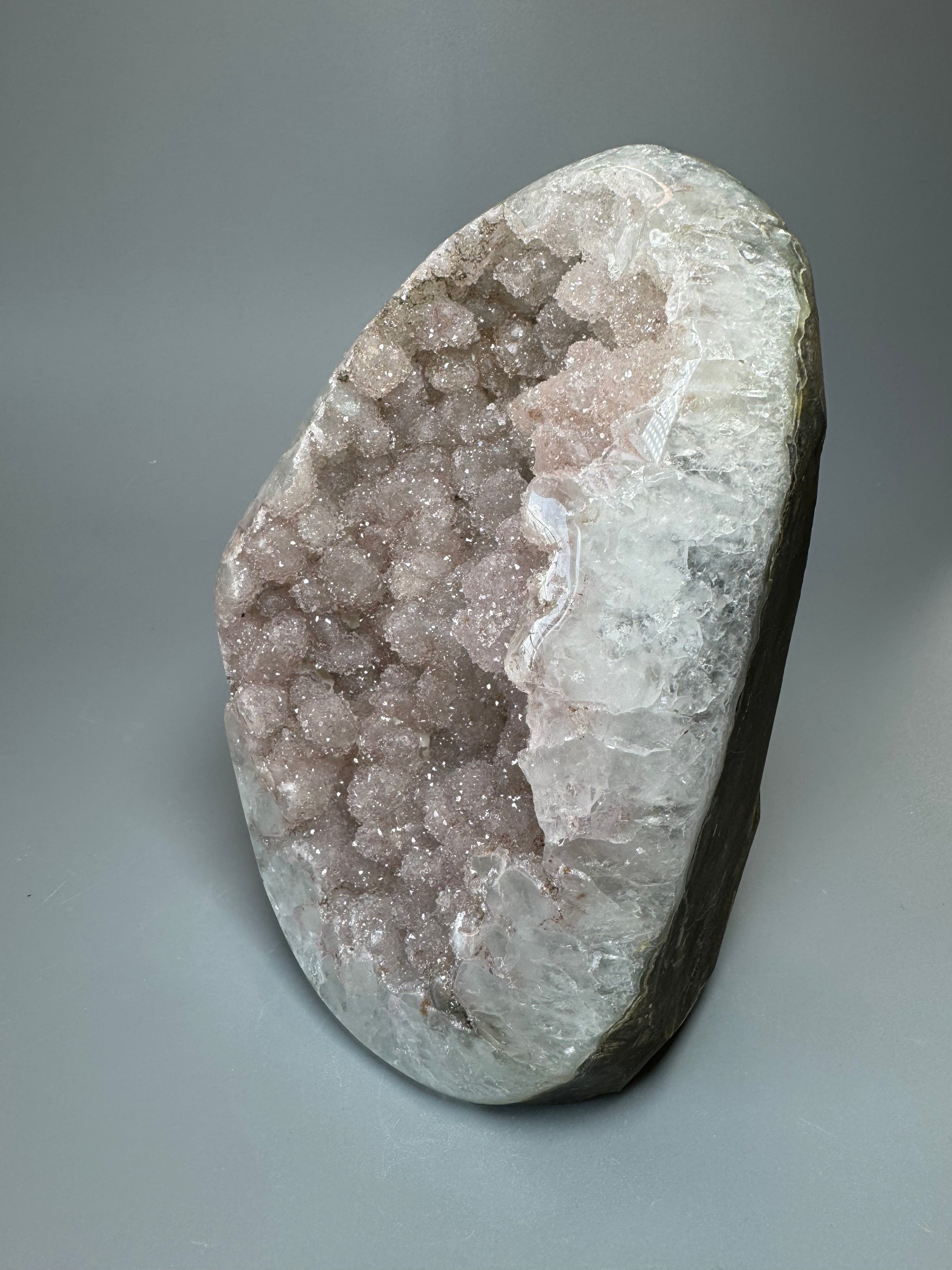 Wunderschöne rosa Rainbow Amethyst Cutbase - 17cm, 2.21kg