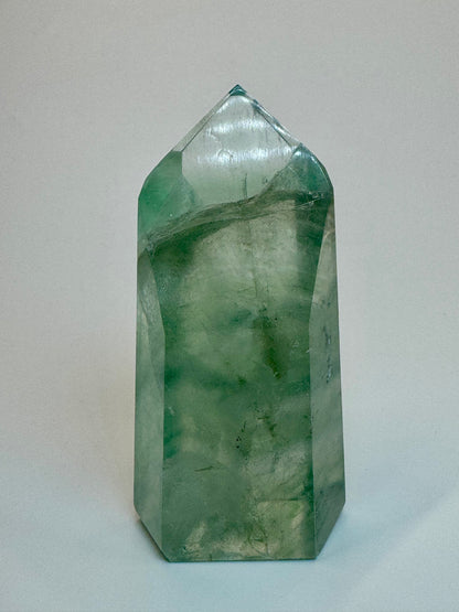 Ultra klare Fluorit Spitze - 7.5cm
