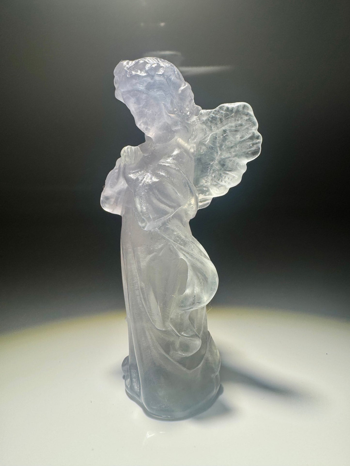 Fluorit Engel 8 cm – Pastell Schutzengel aus Naturstein