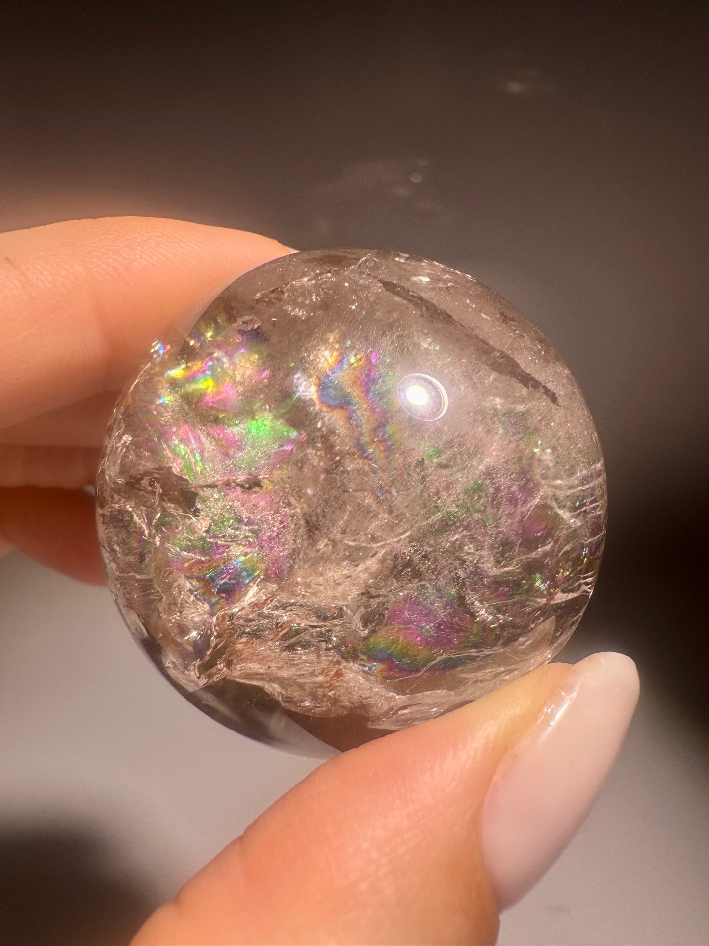 Sphère de quartz fumé avec arc-en-ciel – Boule de cristal extra claire