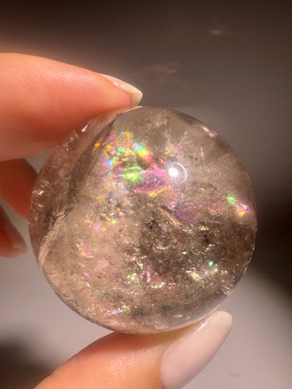 Sphère de quartz fumé avec arc-en-ciel – Boule de cristal extra claire