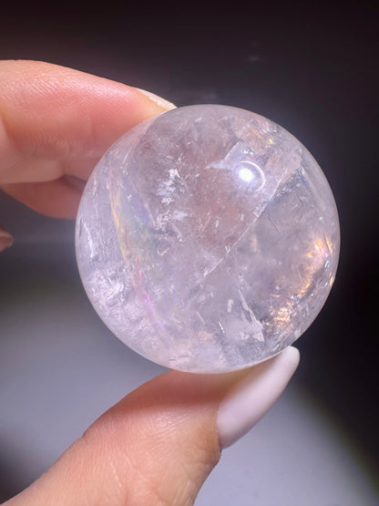 Optische Calcit-Kugel 4 cm – Regenbogenfarben, natürliche Kristallenergie