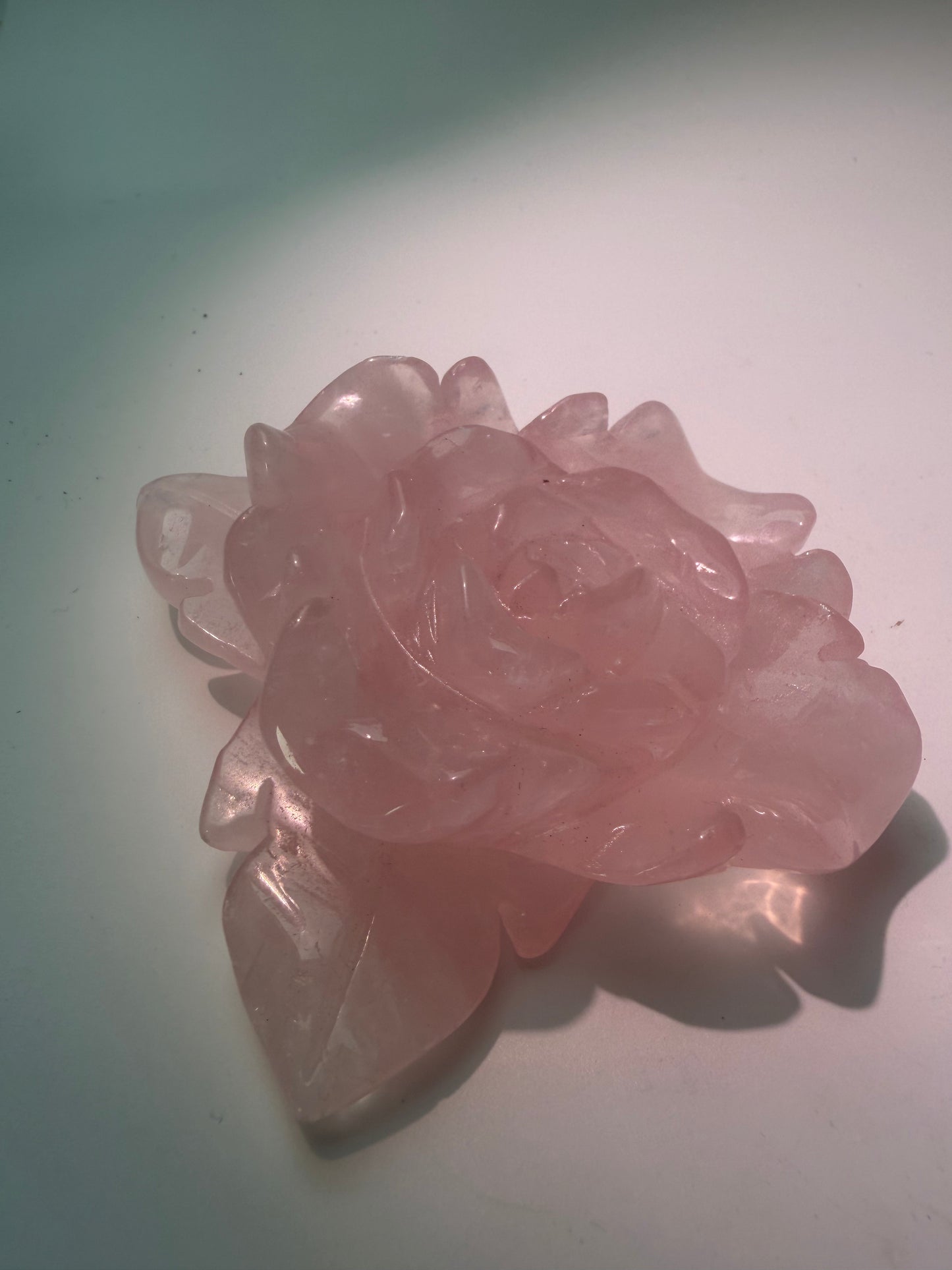 Kristallrosen aus Rosenquarz und Bergkristall – aus Brasilien