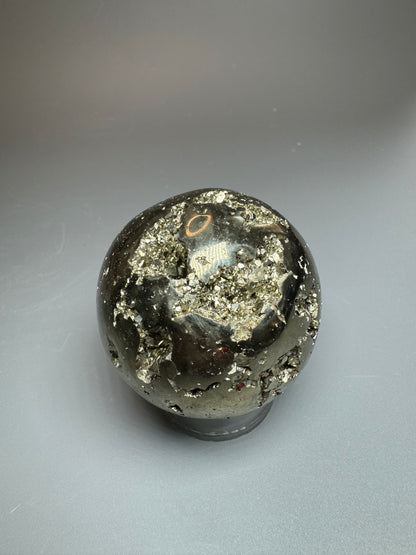 Wunderschöne Pyrit Kugel - 5cm, 248g
