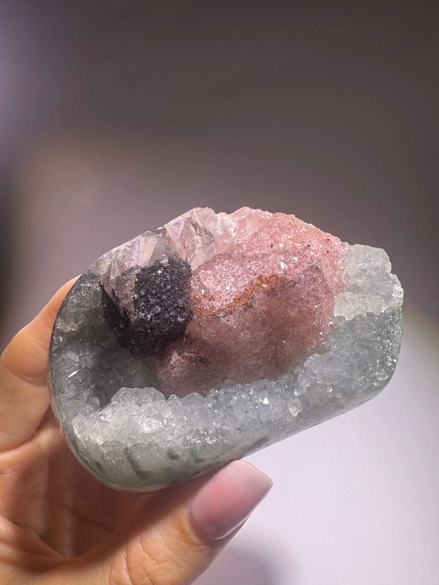 Rainbow Amethyst Cutbase aus Uruguay – 8,1 cm, 211 g – seltene Farben & exklusive Qualität 💖