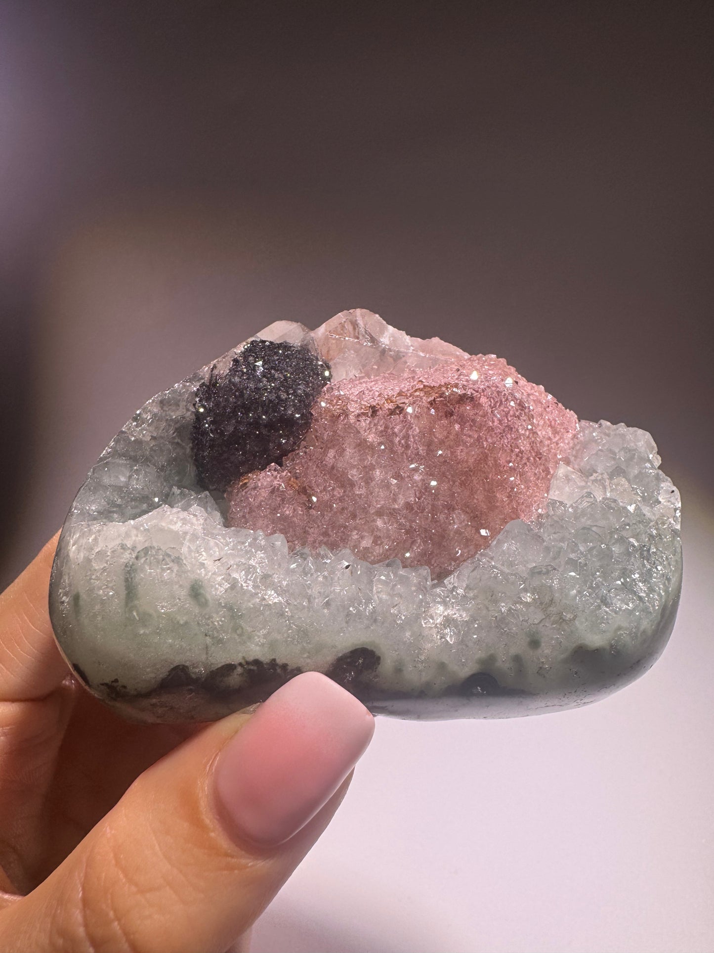 Rainbow Amethyst Cutbase aus Uruguay – 8,1 cm, 211 g – seltene Farben & exklusive Qualität 💖