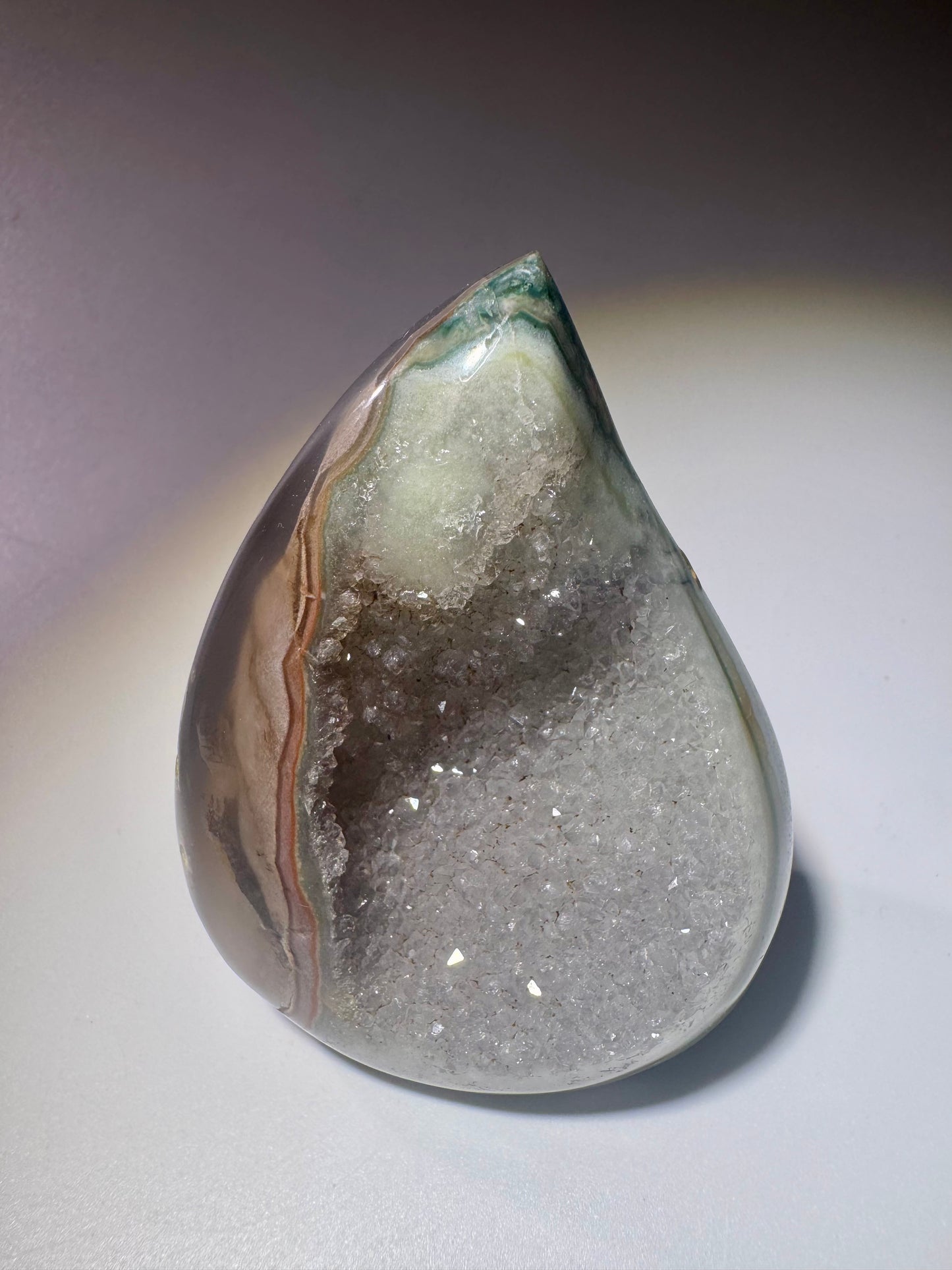 Seltene grüne Achat-Flamme aus Uruguay – 6.5 cm, 150 g – funkelnd & einzigartige Farbe 💚