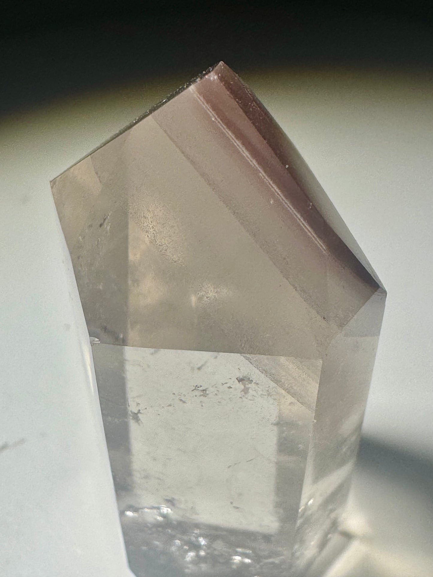 Pink Lithium Kristall mit Phantomen – 4.8 cm, Edelstein aus Brasilien in 1A-Qualität