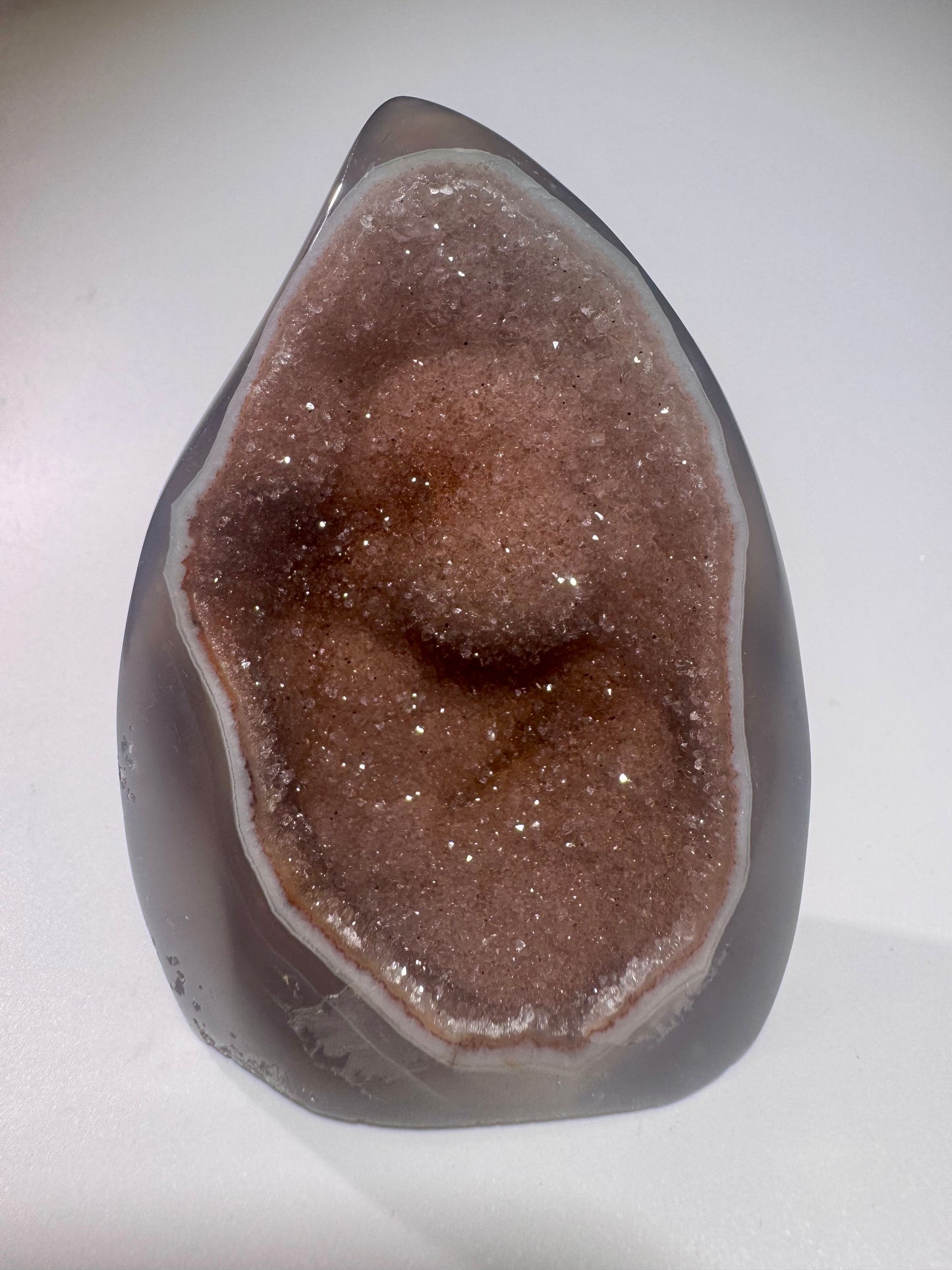 Exklusive rote Achat Flamme aus Uruguay – 7.8cm mit Kristallen und Funkeln