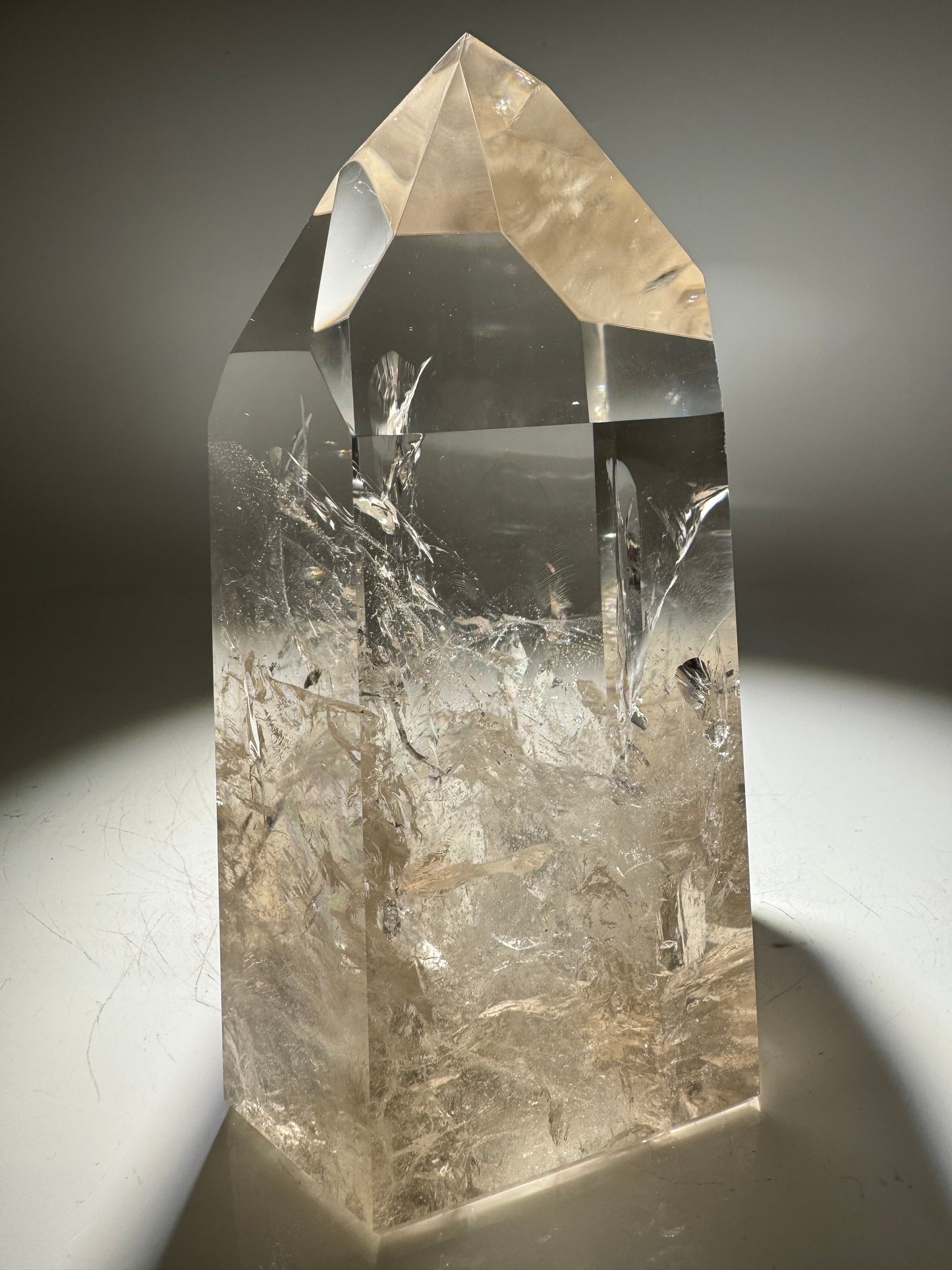 Light Smoky Lemurian Bergkristall · Champagner-Gold · 16,5 cm - 1.86kg ✨