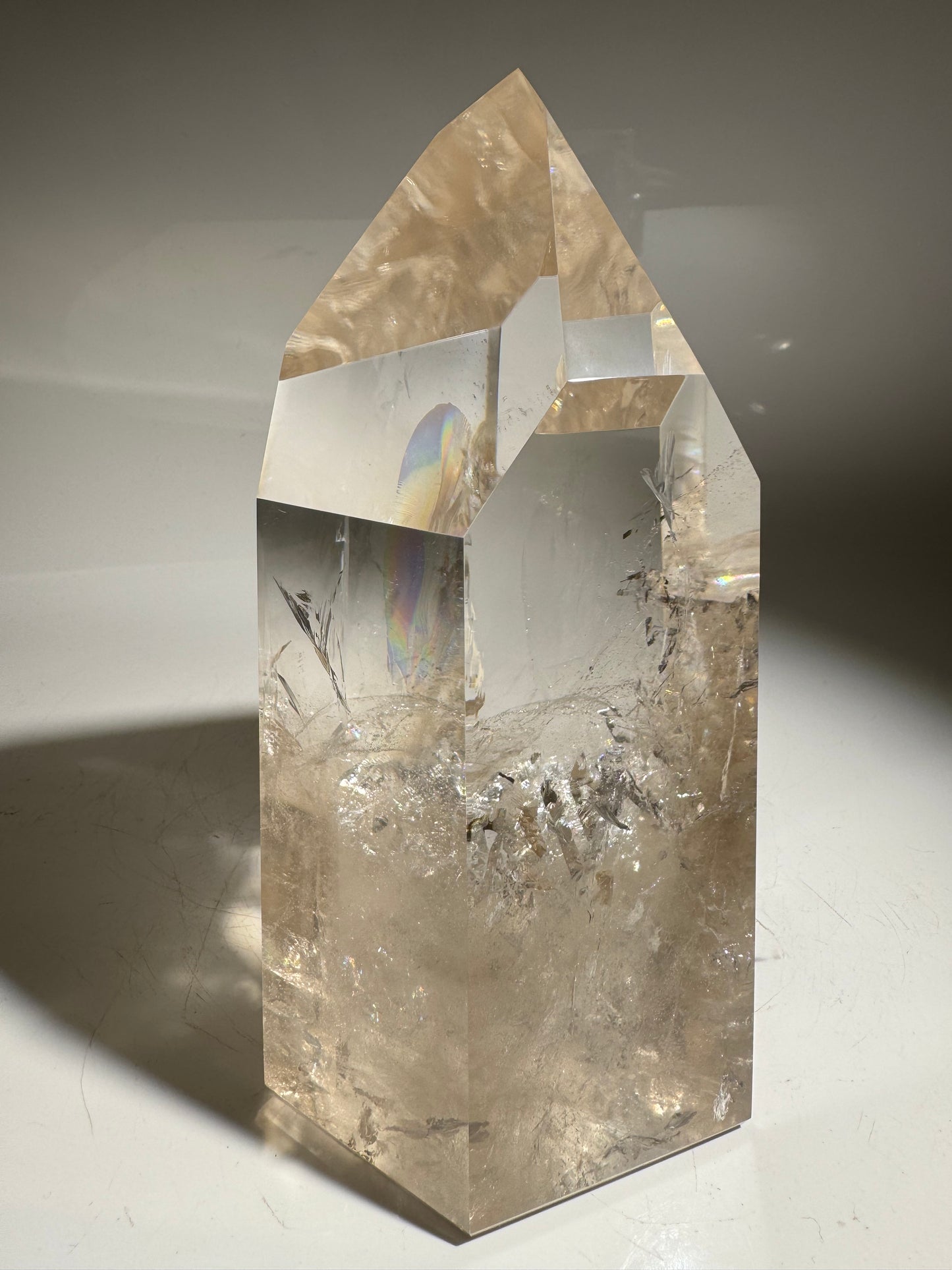 Light Smoky Lemurian Bergkristall · Champagner-Gold · 16,5 cm - 1.86kg ✨