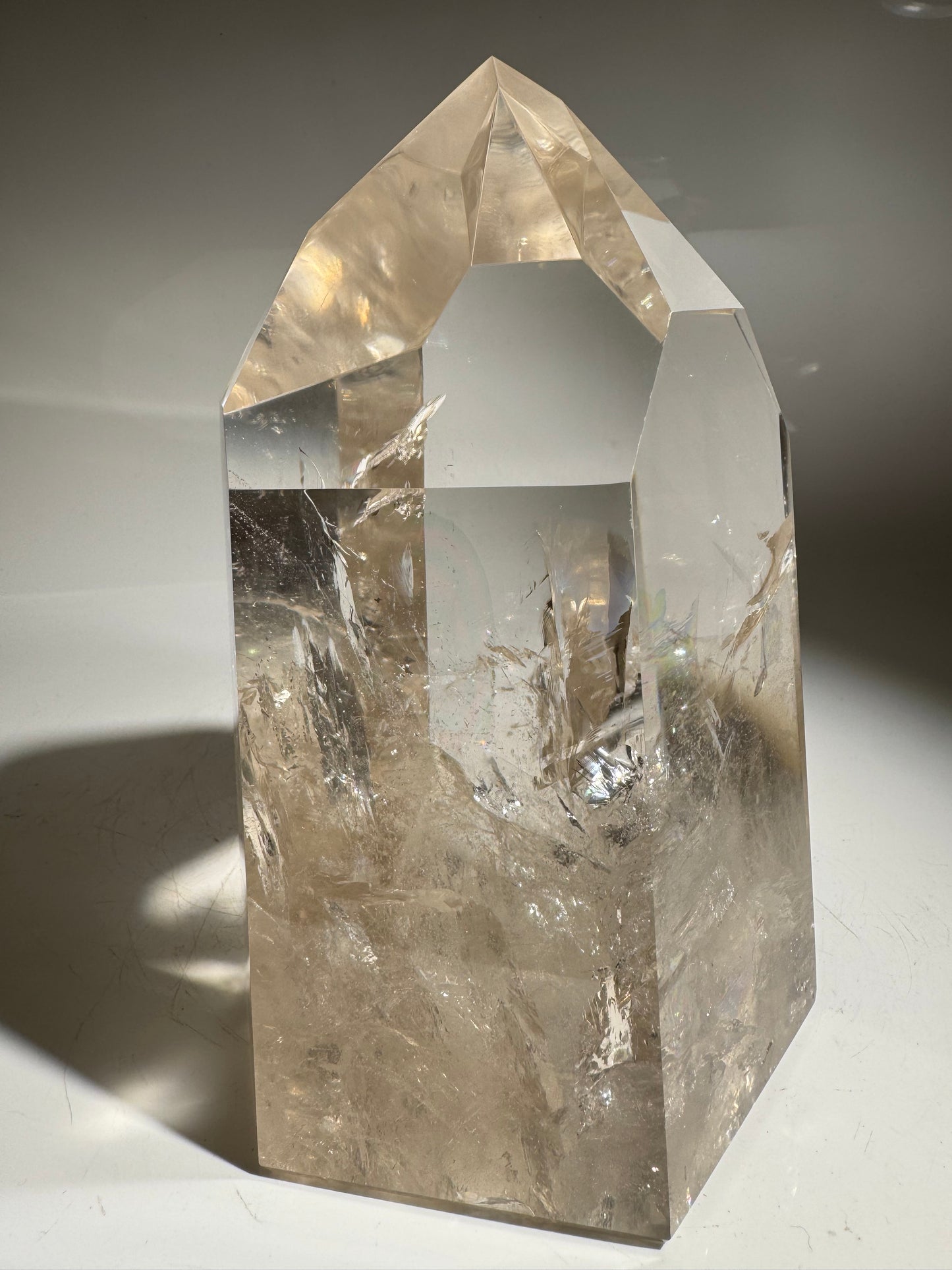 Light Smoky Lemurian Bergkristall · Champagner-Gold · 16,5 cm - 1.86kg ✨