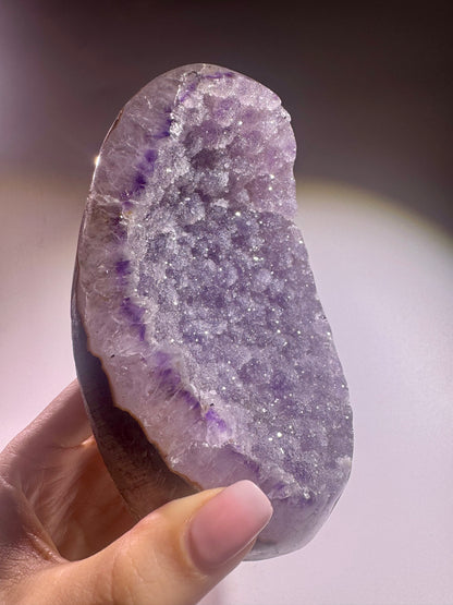 Sugary Rainbow Amethyst Druse Geode  – 14cm, 863g – aus Uruguay UNIQUE CRYSTALS Zürich