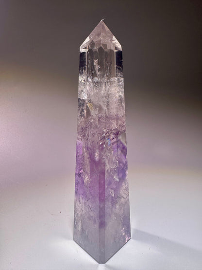 Phantom Amethyst Spitze mit Regenbogen – 10.7 cm | 1A-Qualität aus Brasilien