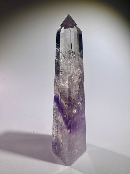 Phantom Amethyst Spitze mit Regenbogen – 10.7 cm | 1A-Qualität aus Brasilien
