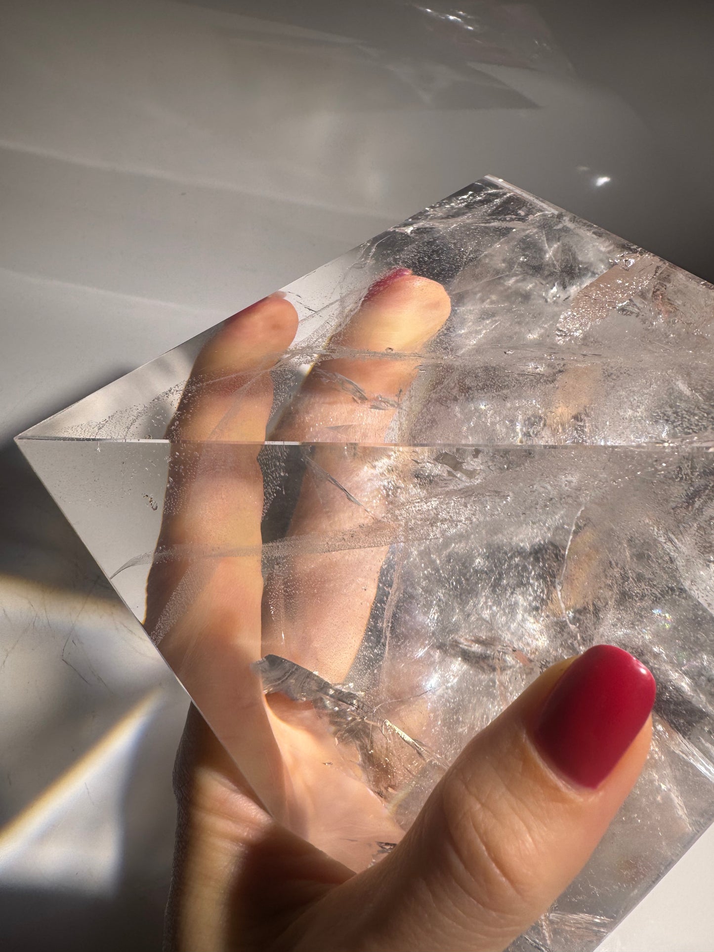 Exklusive Lemurian Bergkristall Pyramide – Handgeschliffen, 1.76kg, 13.5cm