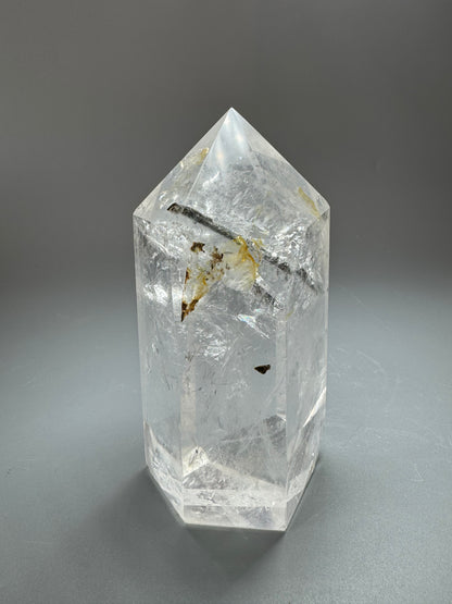 Seltene Quarz Spitze mit Turmalin aus Brasilien - 11cm, 529g
