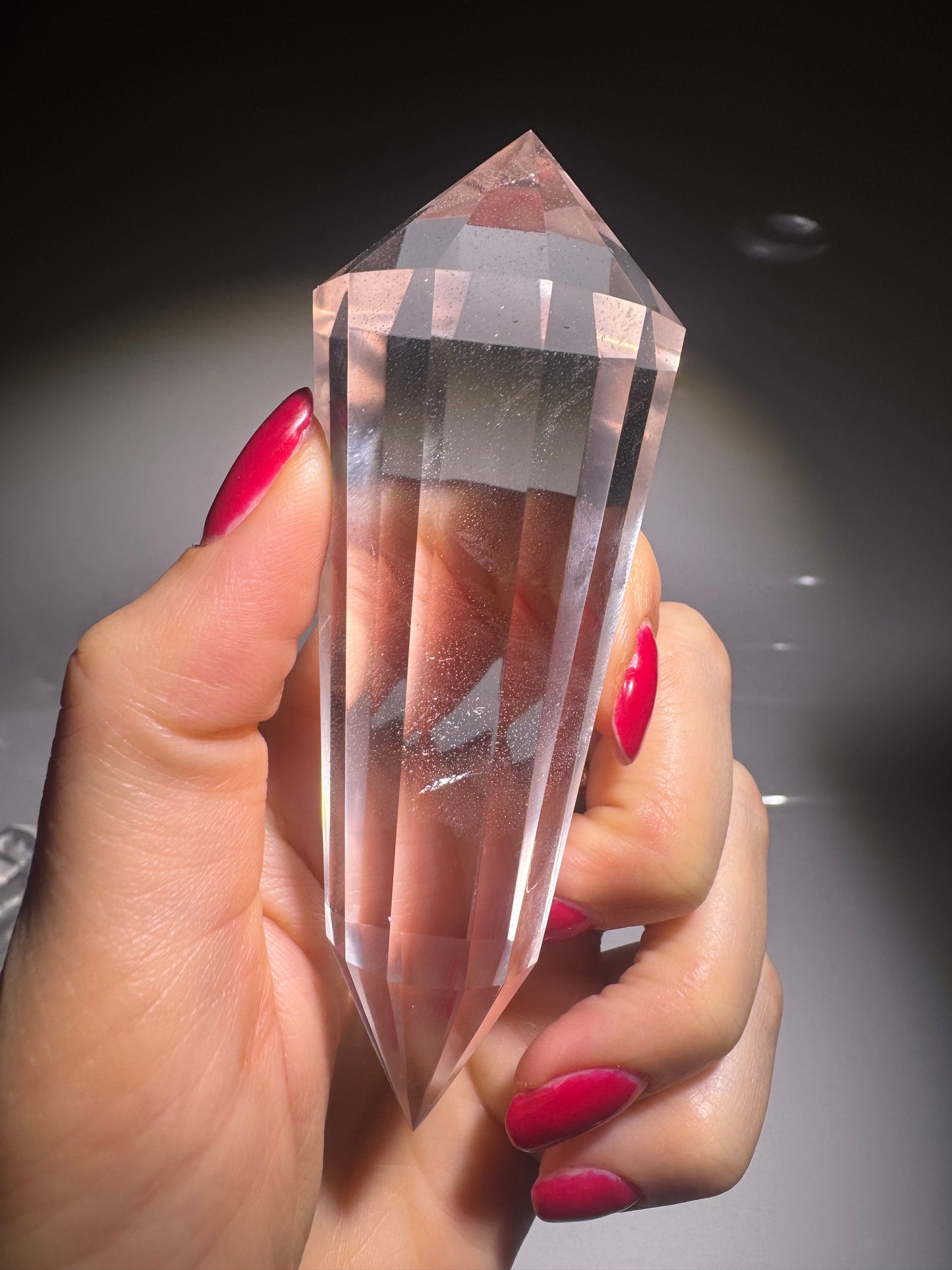 Lemuria Vogel-Cut-Kristall – Ultra klarer Bergkristall mit 12 Facetten