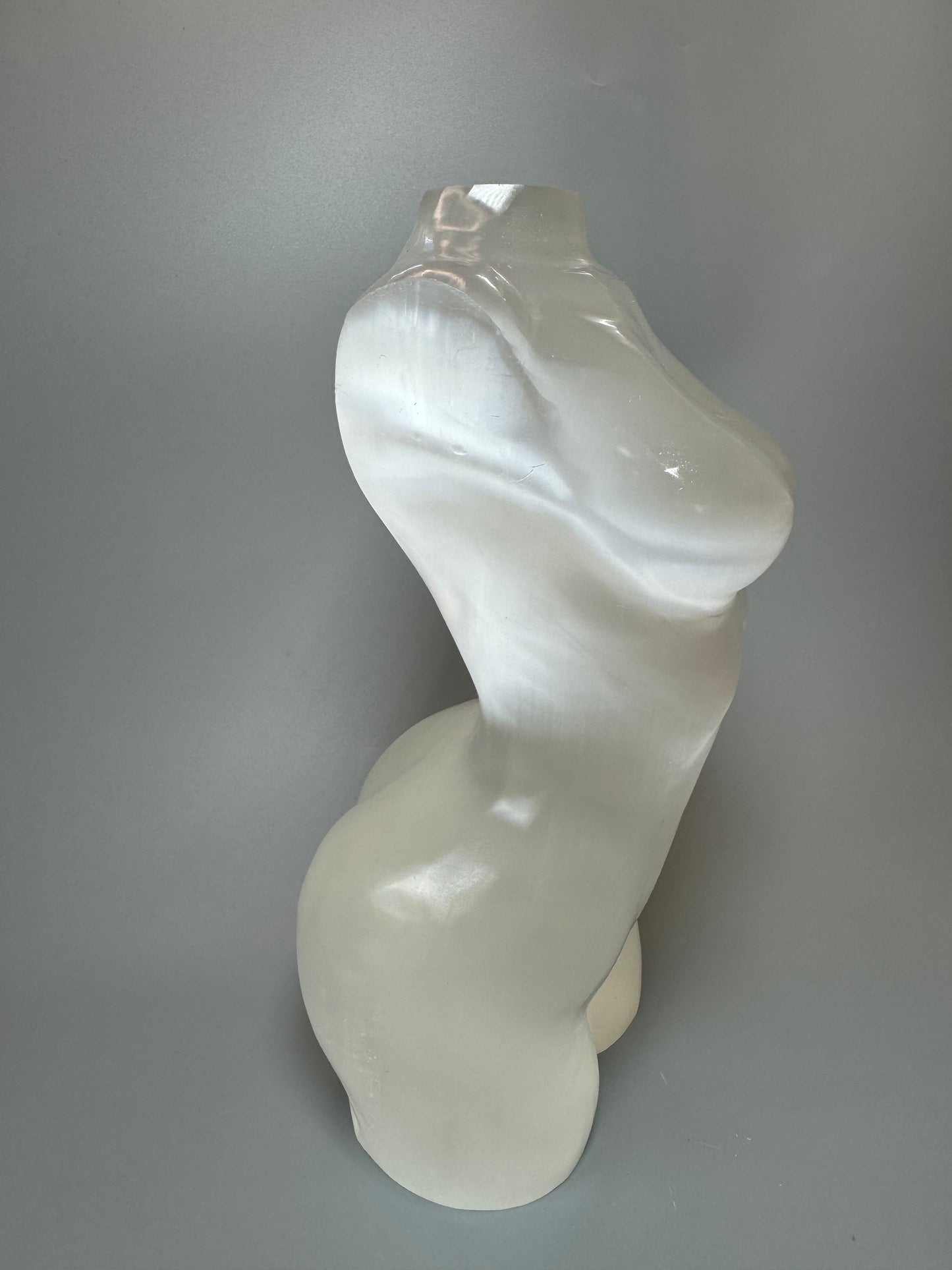 Selenit Frauenkörper 21 cm, 1.95kg – Lichtvolle Eleganz & sanfte Energie ✨