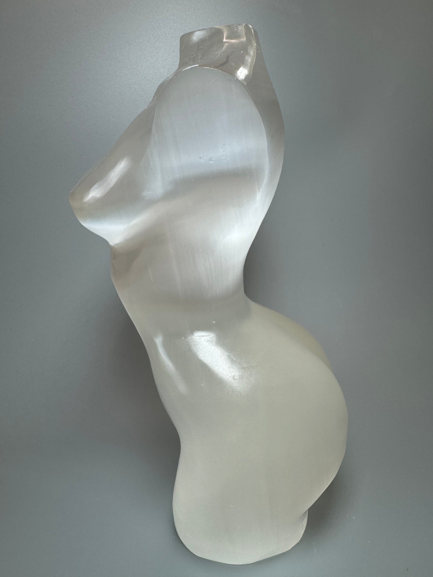 Selenit Frauenkörper 21 cm, 1.95kg – Lichtvolle Eleganz & sanfte Energie ✨