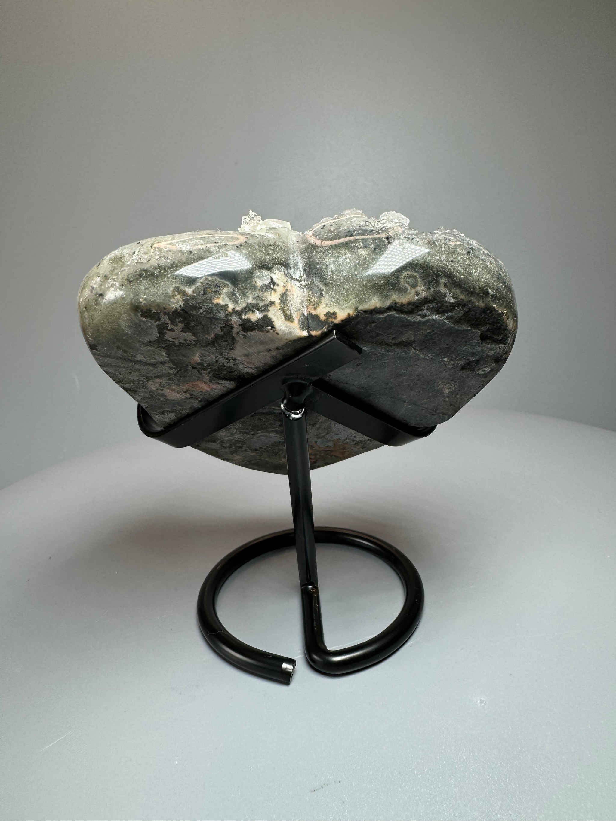 Bezauberndes Amethyst Herz mit Kalzit aus Uruguay - 9cm, 340g