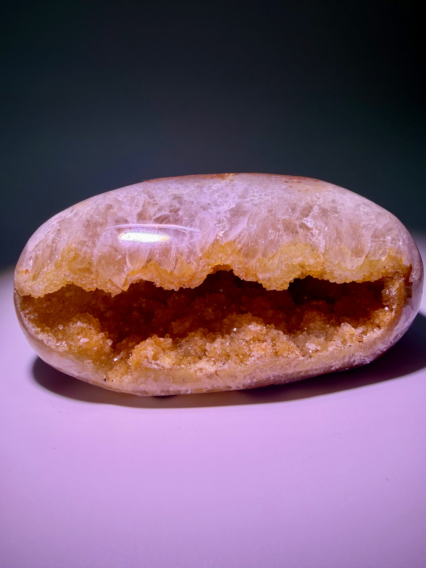Wunderschöne natürliche Gelbamethyst-Geode – 11 × 7,5 × 5 cm | 581 g