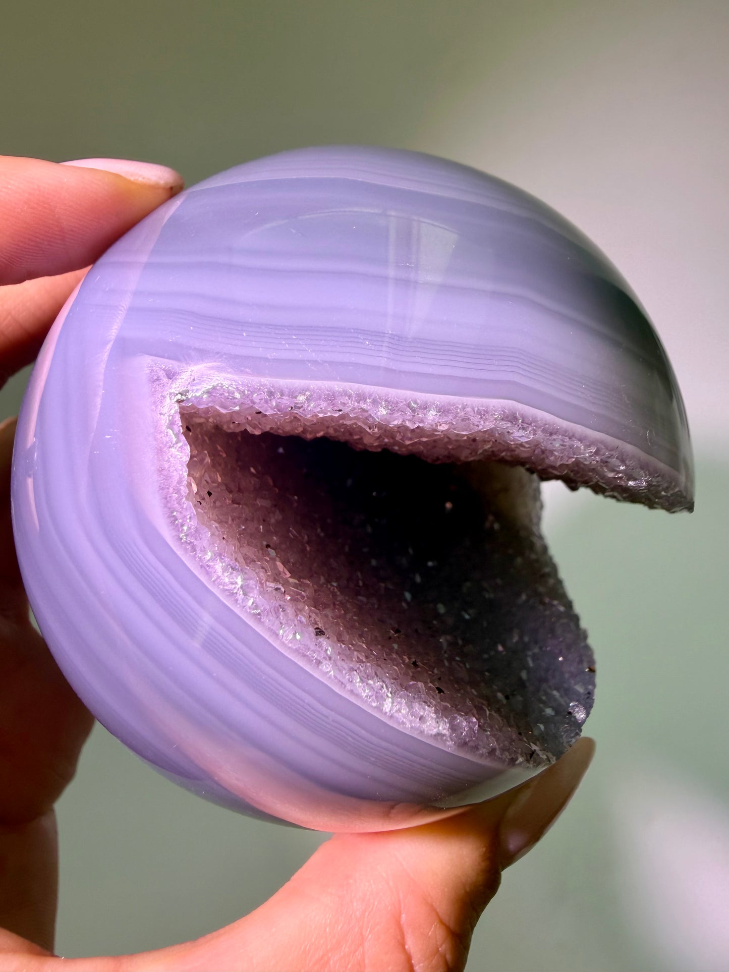 Amethyst sphere 7.6 cm – 570 g | Soft purple & sparkling crystals