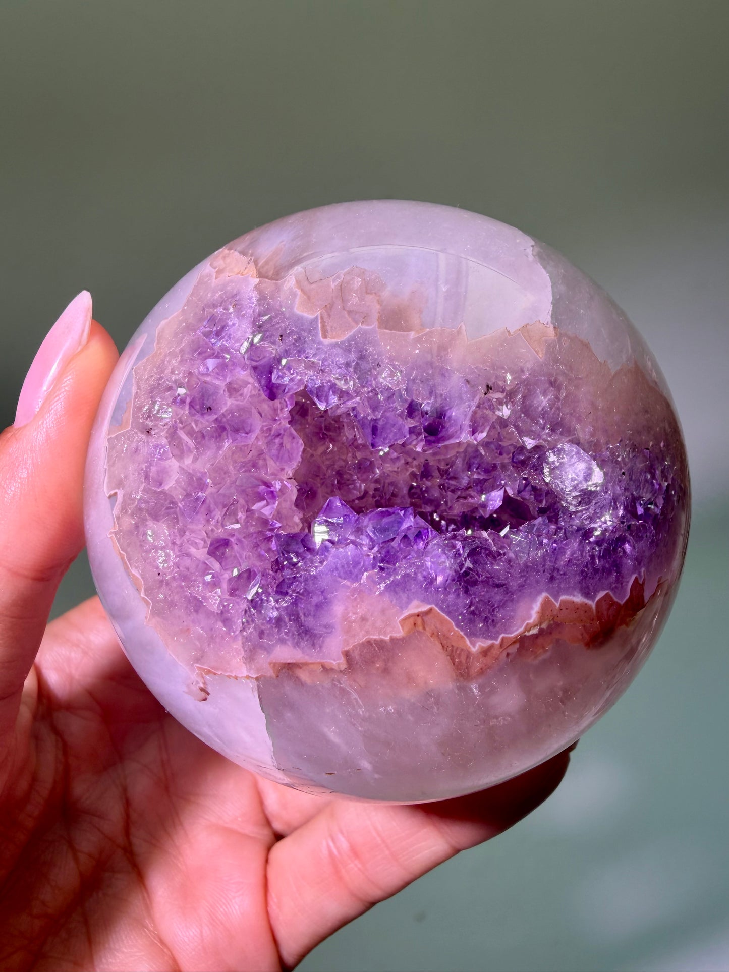 Amethyst sphere 7.6 cm – 570 g | Soft purple & sparkling crystals
