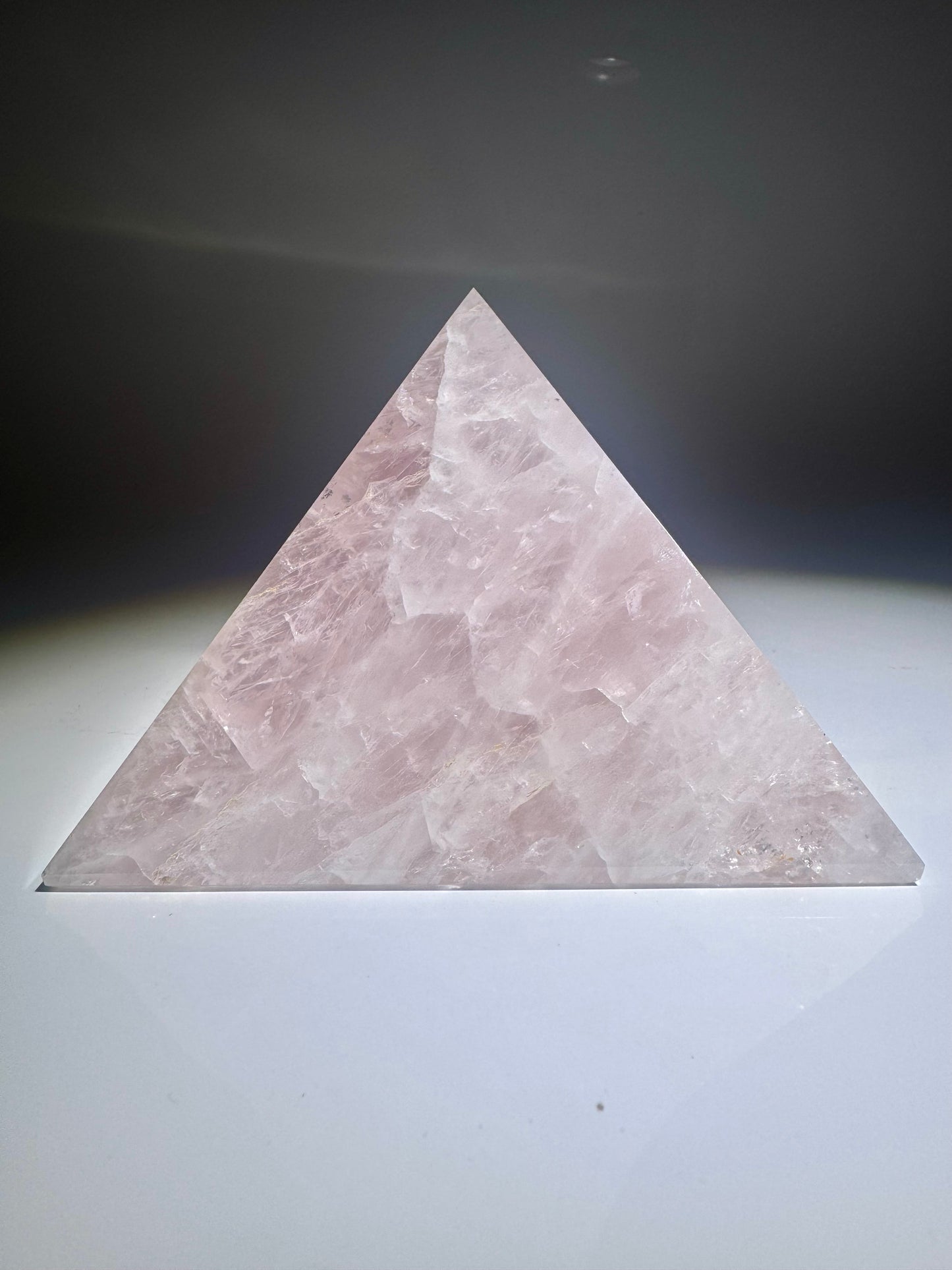 Rosenquarz Pyramide handgefertigt Brasilien | Liebe & Herzenergie