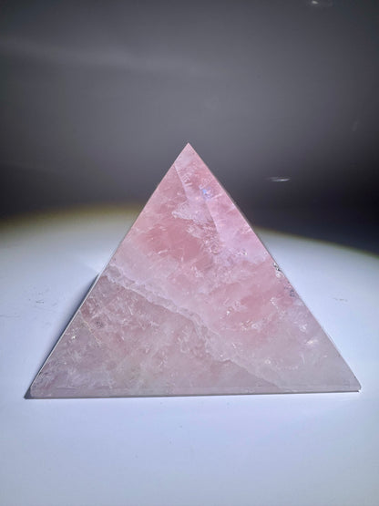 Rosenquarz Pyramide Brasilien | Herzchakra Stein für Harmonie