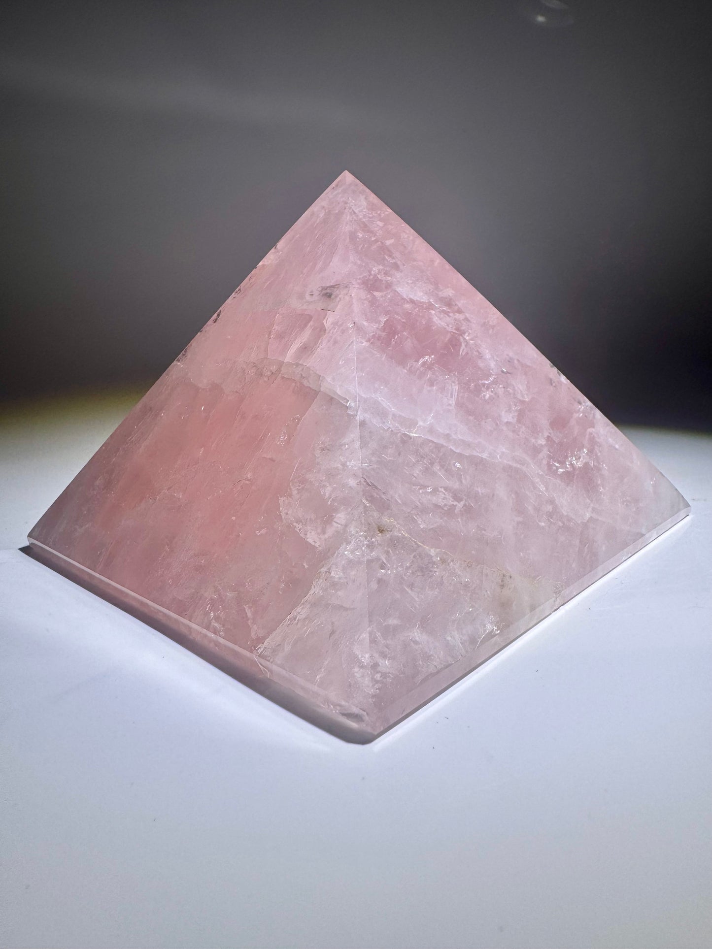 Rosenquarz Pyramide Brasilien | Herzchakra Stein für Harmonie