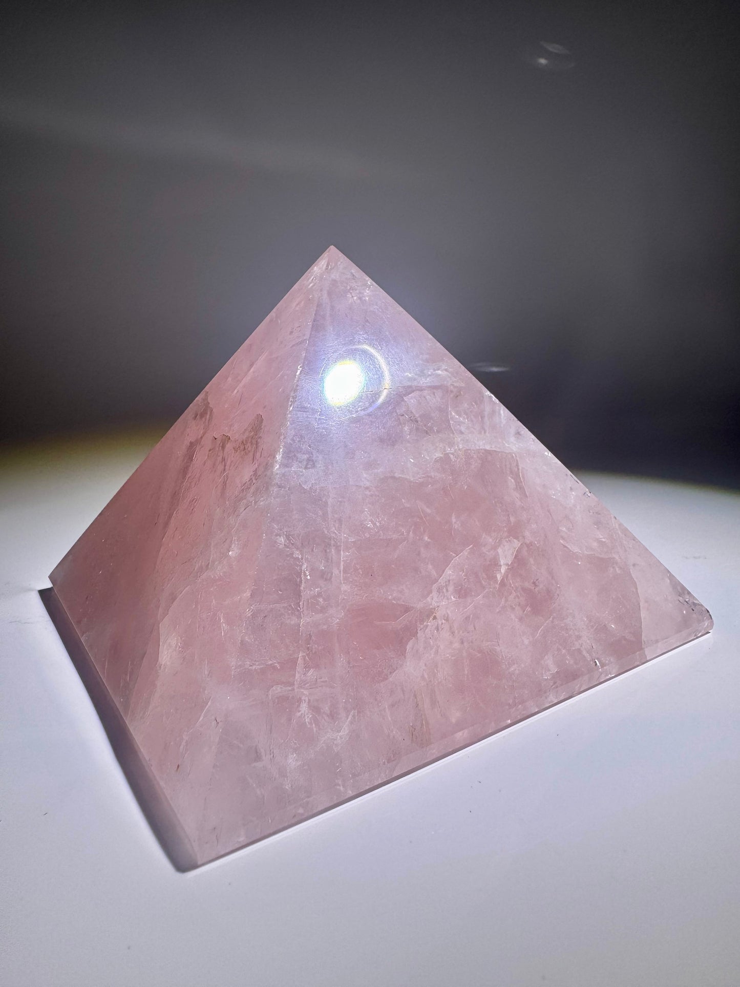 Rosenquarz Pyramide Brasilien | Herzchakra Stein für Harmonie