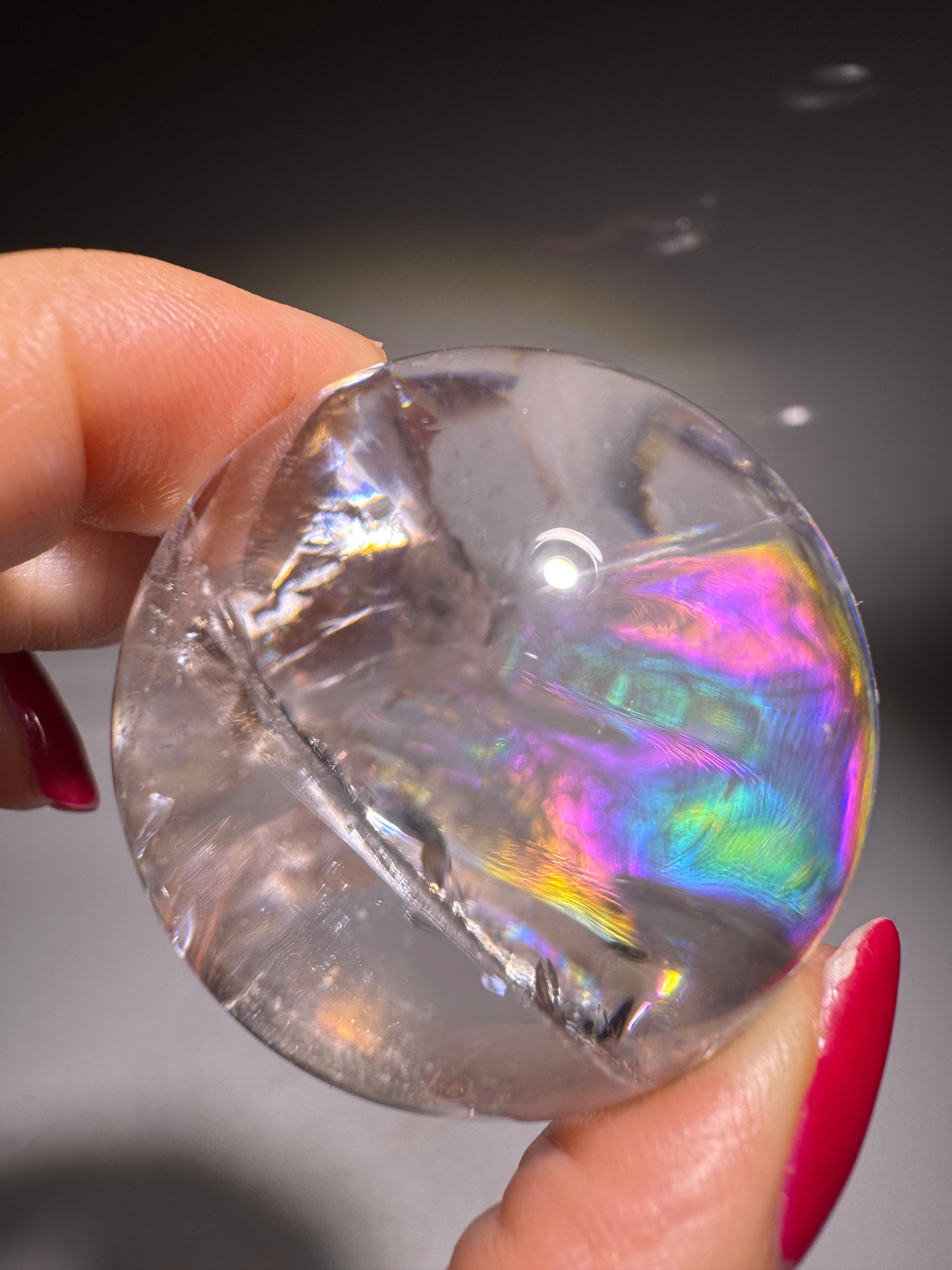 Glossy Lemurian Bergkristallkugel – Ultraklar mit spektakulärem Regenbogen