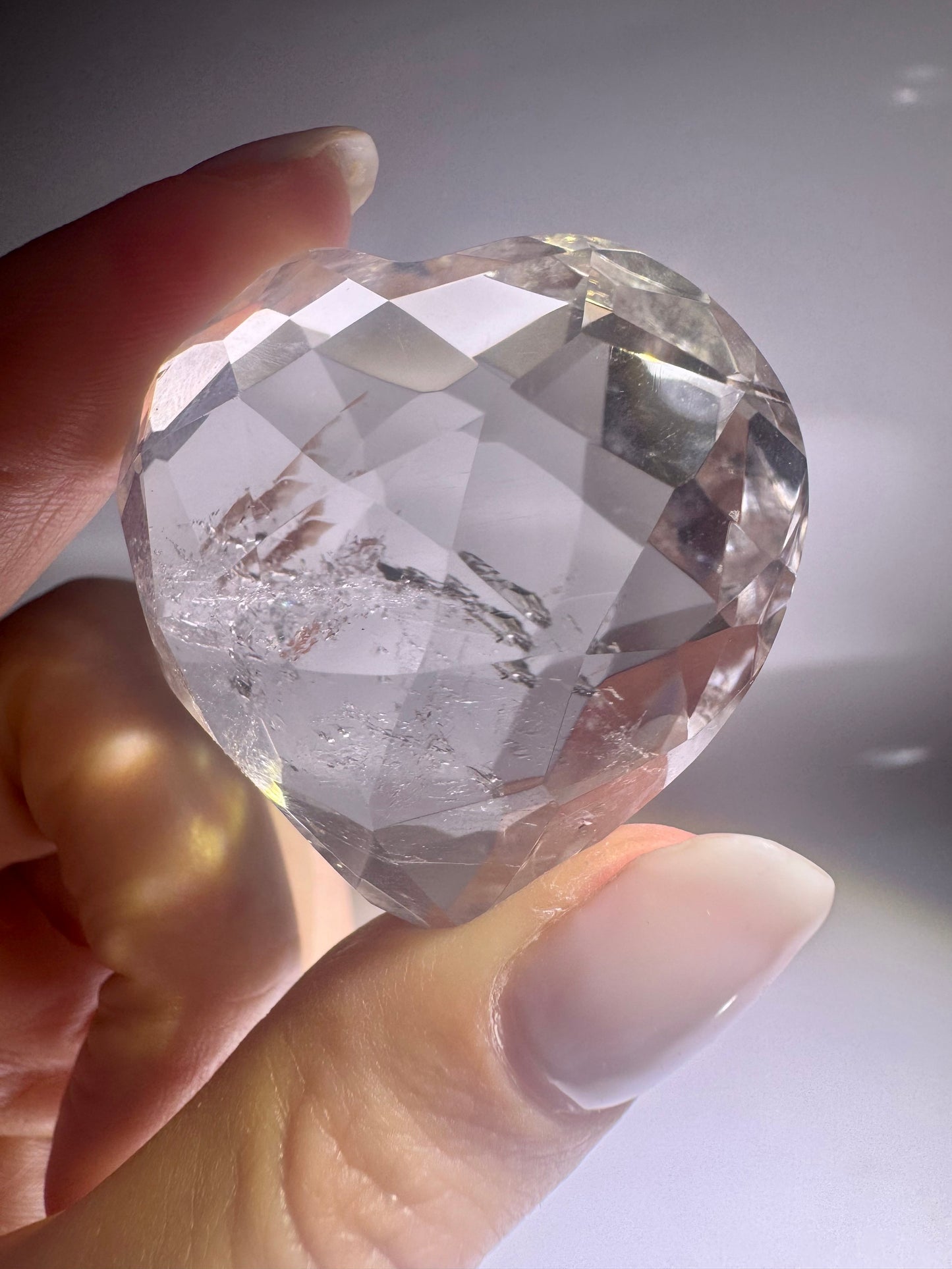 Facettiertes Lemurian-Herz 3,9 cm | Extra klare Bergkristall-Qualität