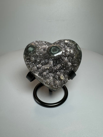 Amethyst Herz mit Stalaktiten - 6.5cm, 160g