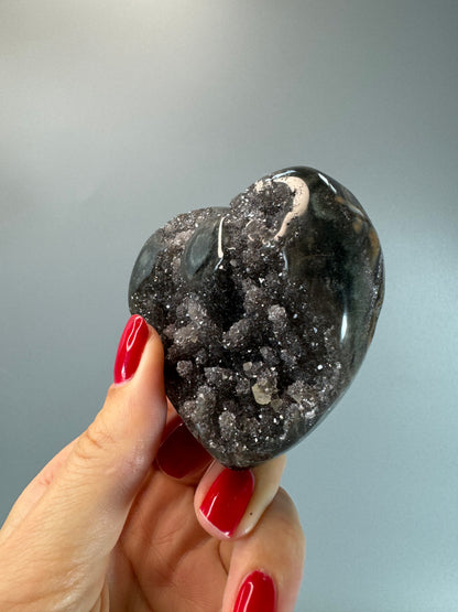 Amethyst Herz mit Stalaktiten - 6.5cm, 160g