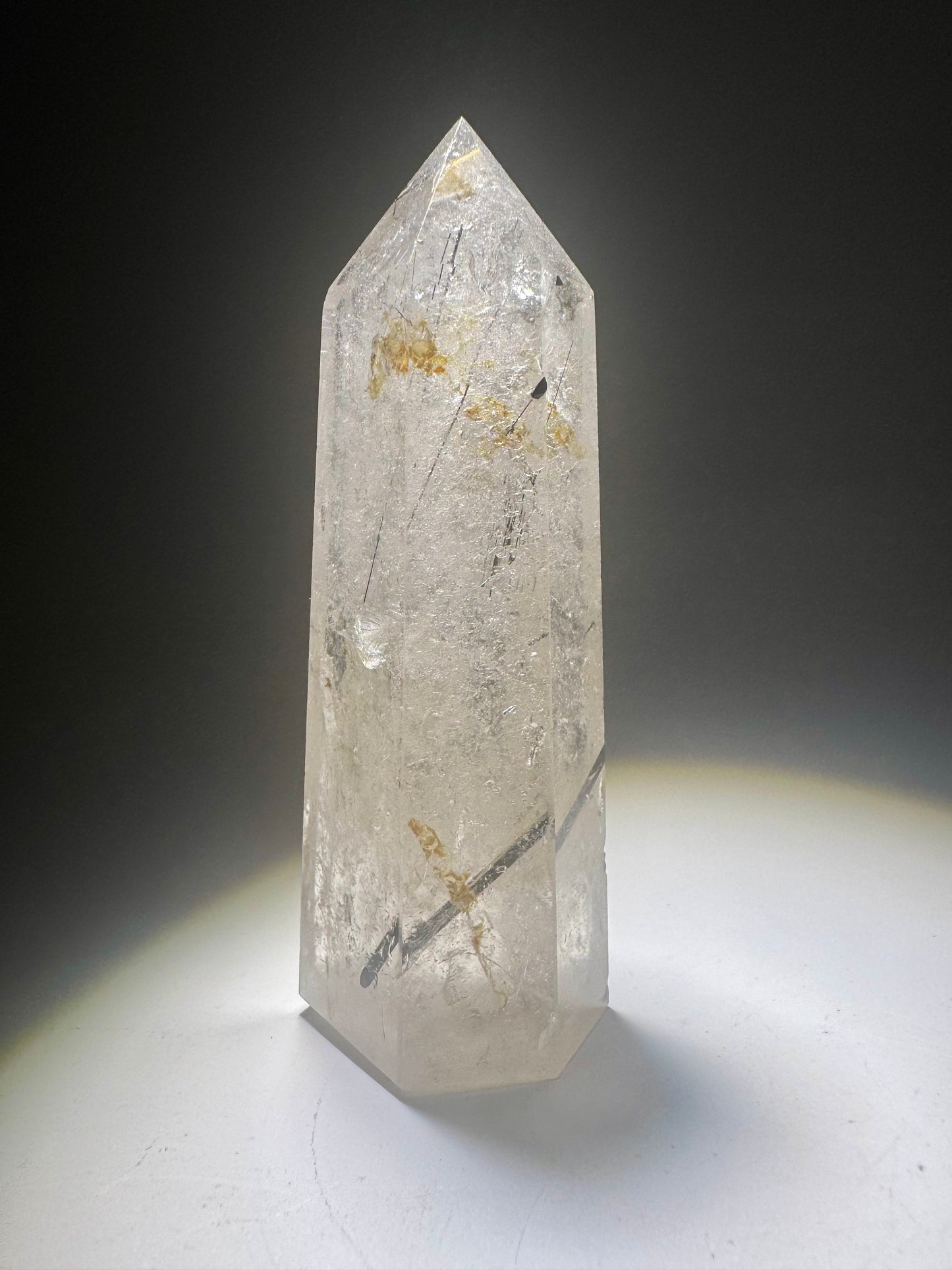 Bergkristall Spitze mit Turmalin - 9cm, 118g