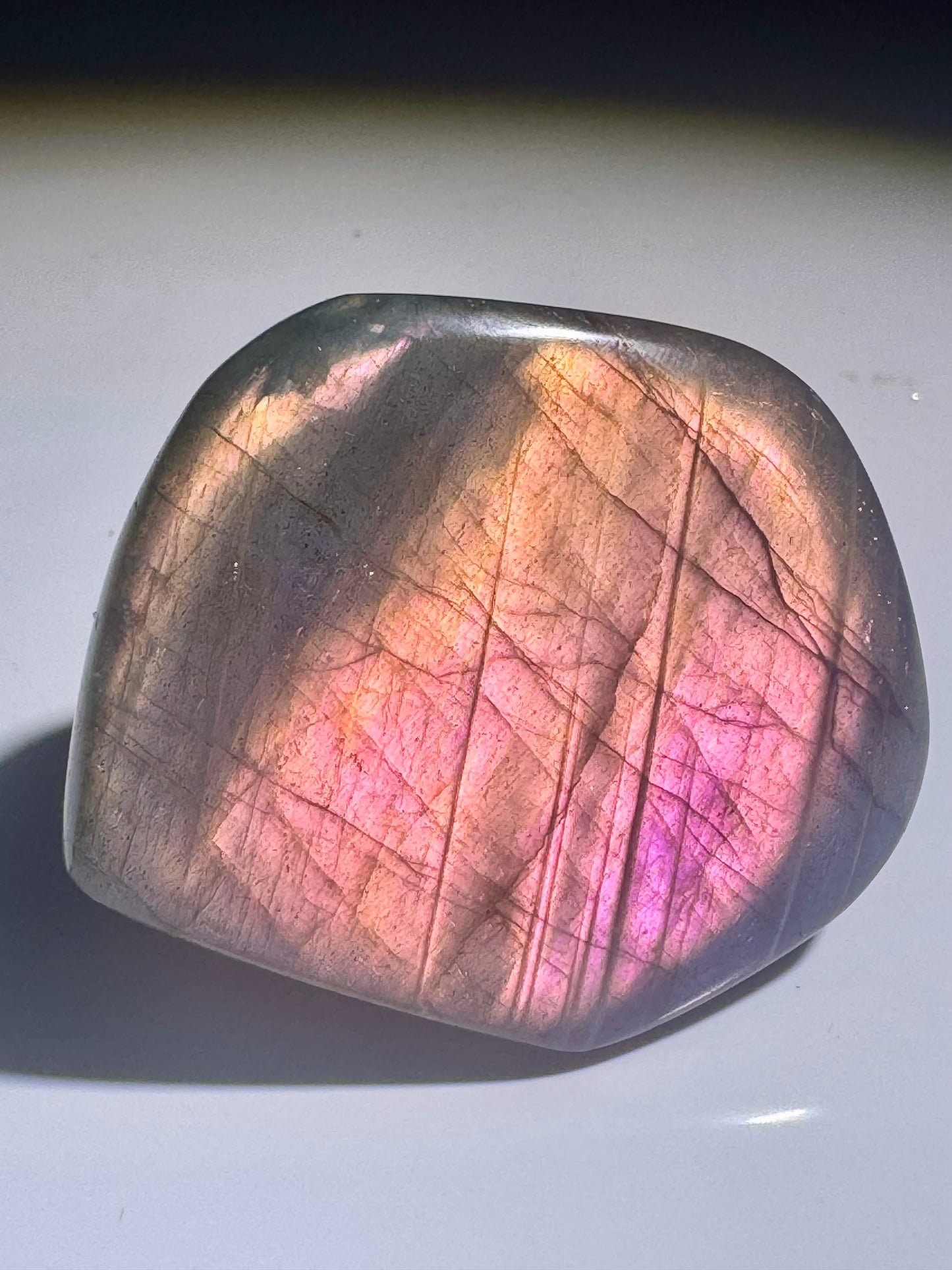 Labradorit-Freeform Pink-Blau | Seltene Rarität