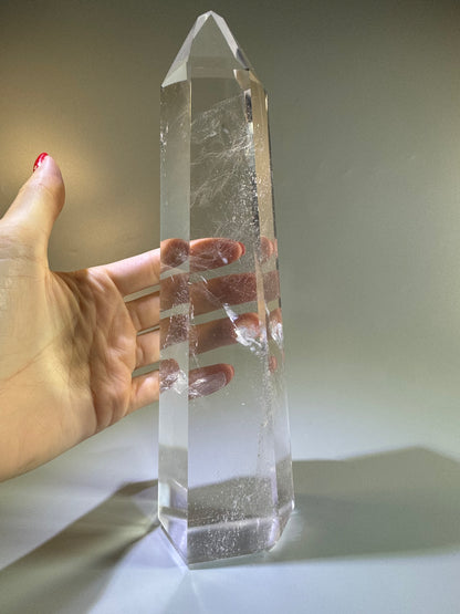 Pointe de cristal de roche ultra-claire (Lémurien) – 25 cm, 1,25 kg – Cristal de qualité supérieure du Brésil