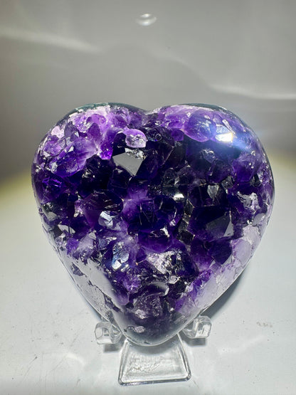 Exklusives Amethyst Herz 647 g Tiefviolett glossy Kristalle Uruguay