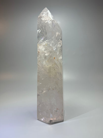 Sehr klare Bergkristallspitze – 24 cm, 1.53 kg – Edelstein aus Brasilien in Top-Qualität