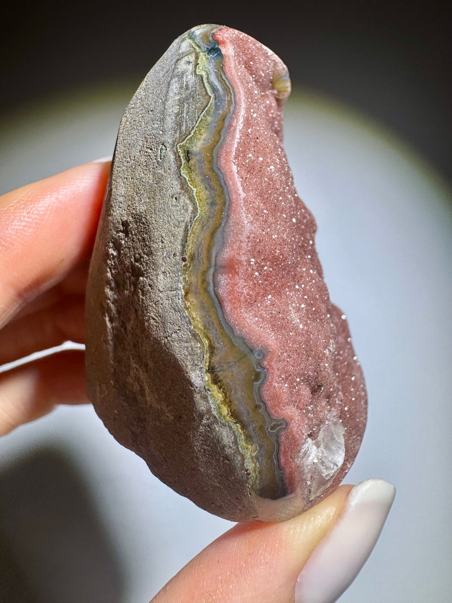 Roter Amethyst Cutbase – 5.5 cm, 106 g – Seltene sugary Kristallrarität aus Uruguay ❤️