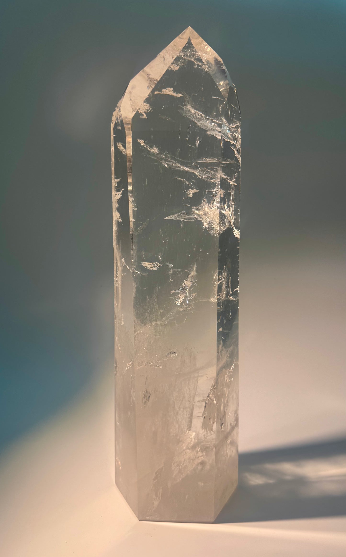 Lemurian Clear Quartz Point 11 cm – Ultra-Clear Crystal with Rainbow Minas Gerais, Brazil
