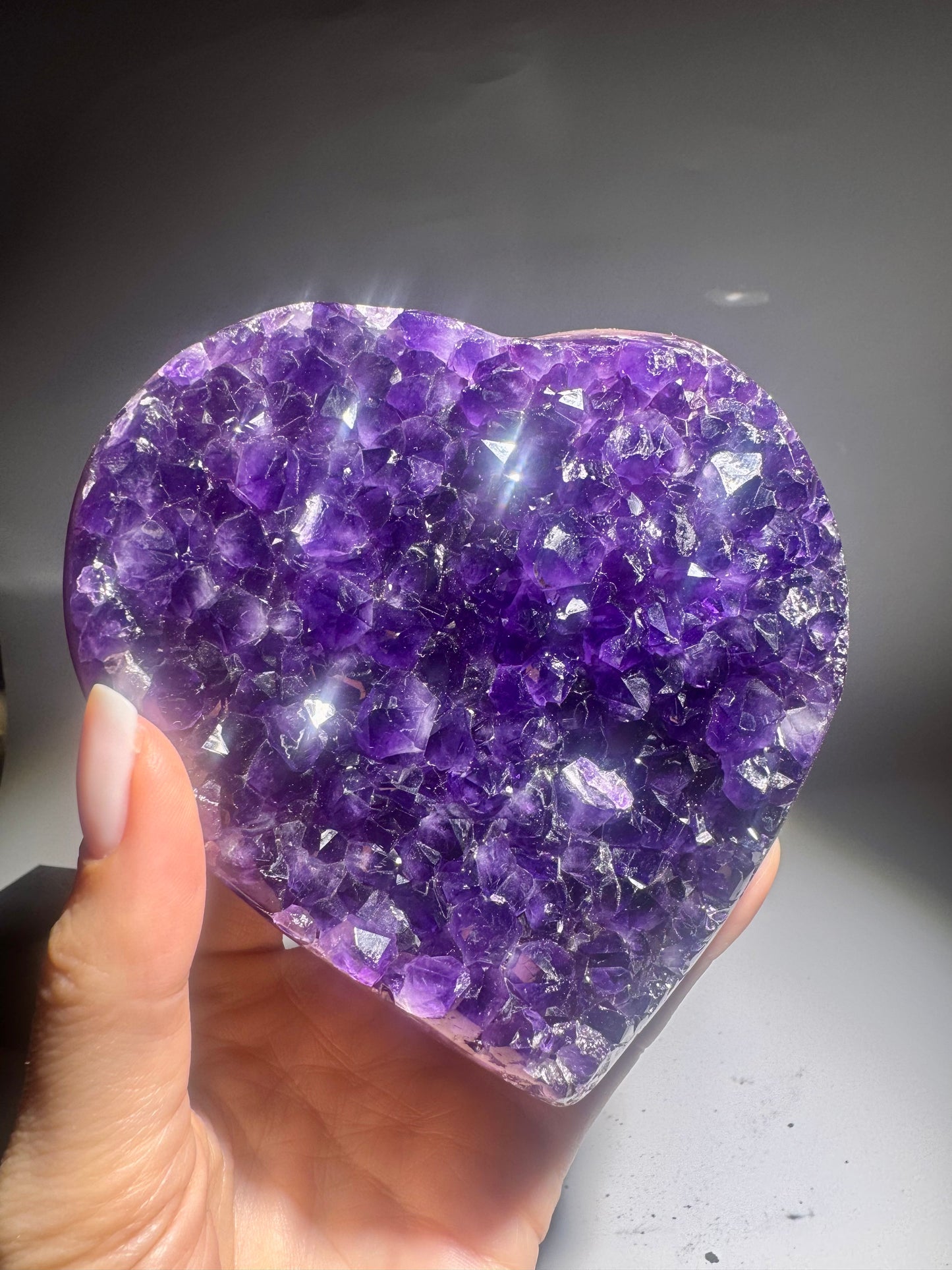 Exklusives Amethyst Herz 851 g Tiefviolett glossy Kristalle Uruguay