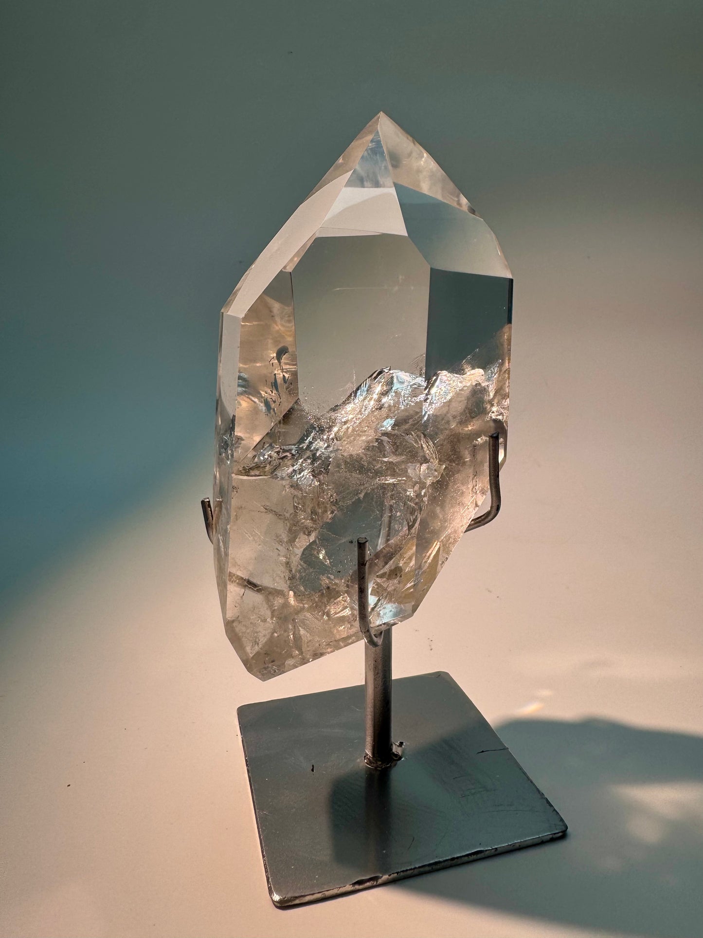 Lemurian crystal point 27 cm · 1.74 kg – Extra clear premium quality · Bahia