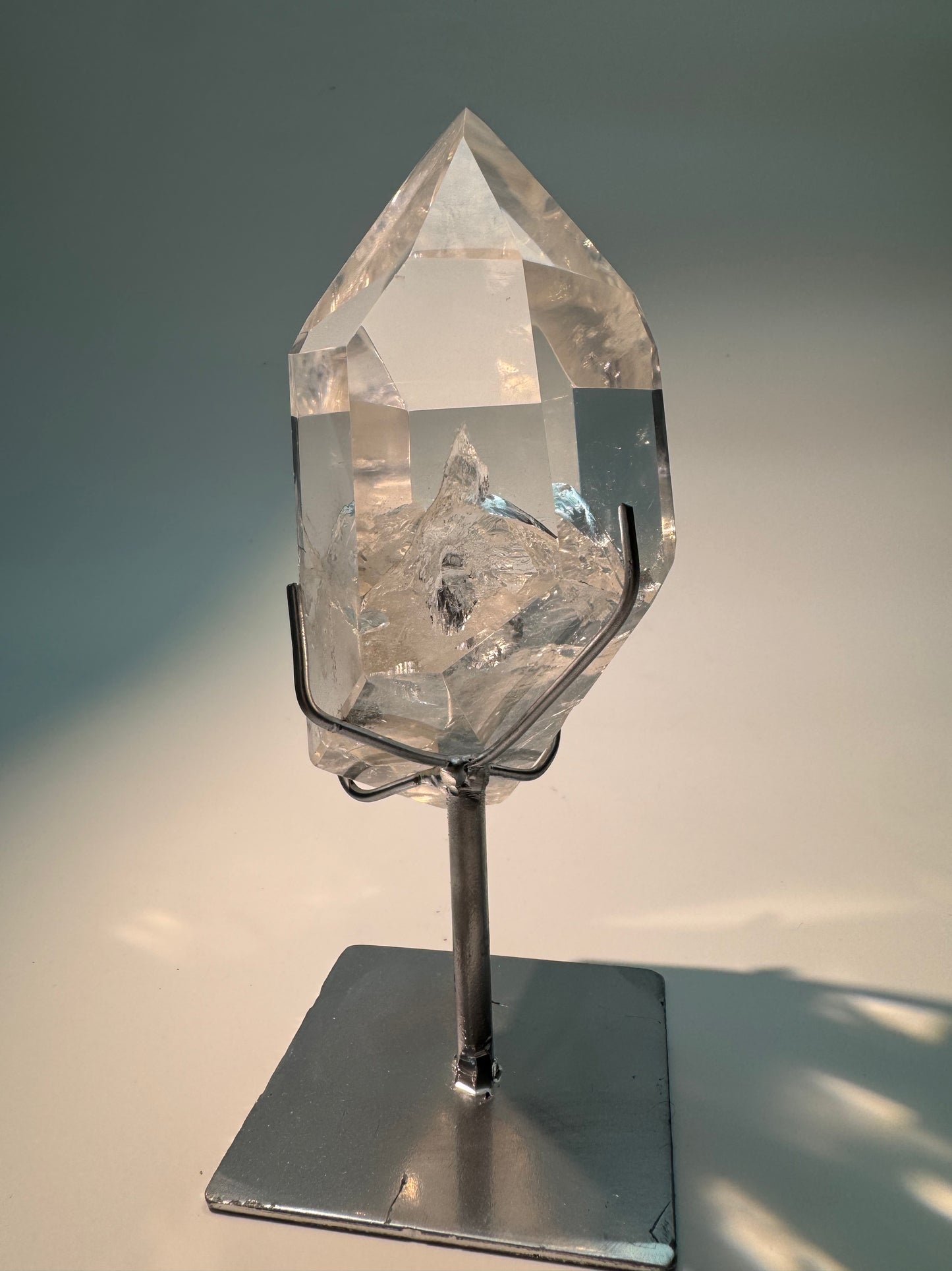 Lemurian crystal point 27 cm · 1.74 kg – Extra clear premium quality · Bahia