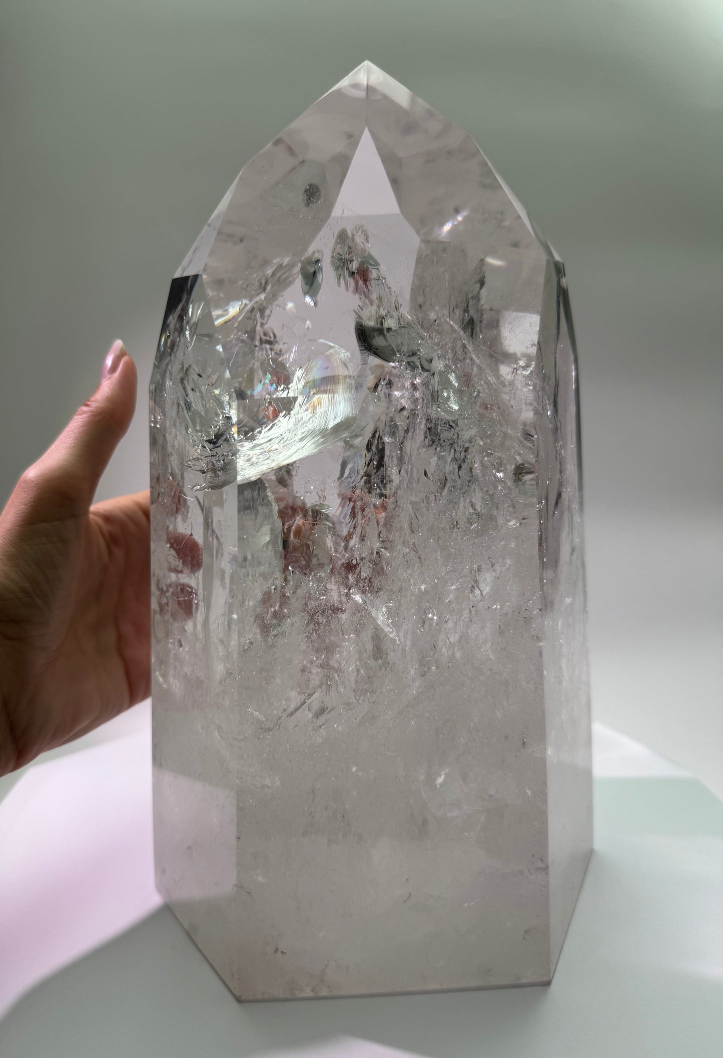 Massiver Lemurian Kristall mit Regenbogen – 29 cm, 7.9 kg,  | Statement Piece