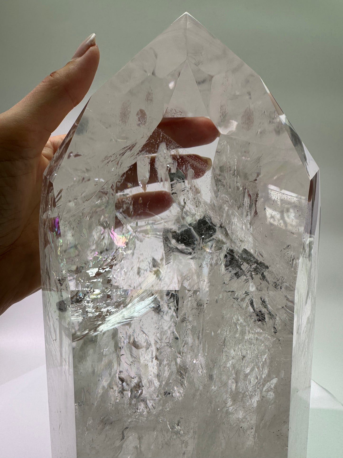Massiver Lemurian Kristall mit Regenbogen – 29 cm, 7.9 kg,  | Statement Piece