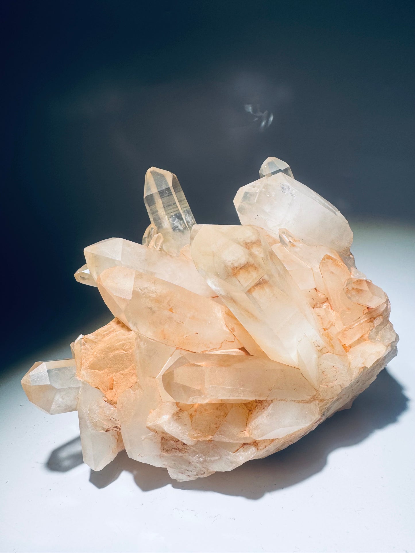 Seltene Himalaya-Quarzstufe mit sanftem Rosaschimmer & ethischer Herkunft ✨