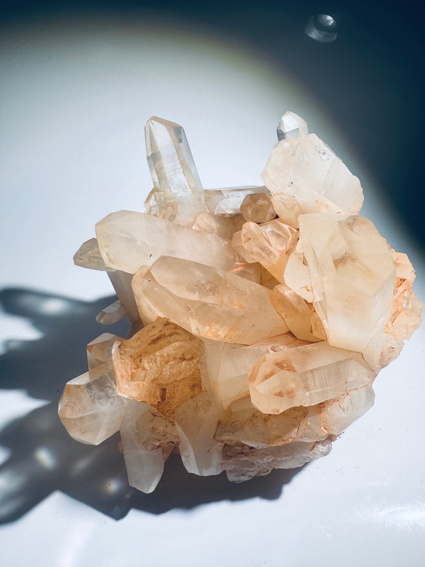 Seltene Himalaya-Quarzstufe mit sanftem Rosaschimmer & ethischer Herkunft ✨